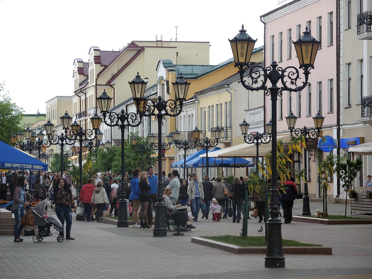 Vladimirskie Apartamenty In Center Of Брест Екстериор снимка