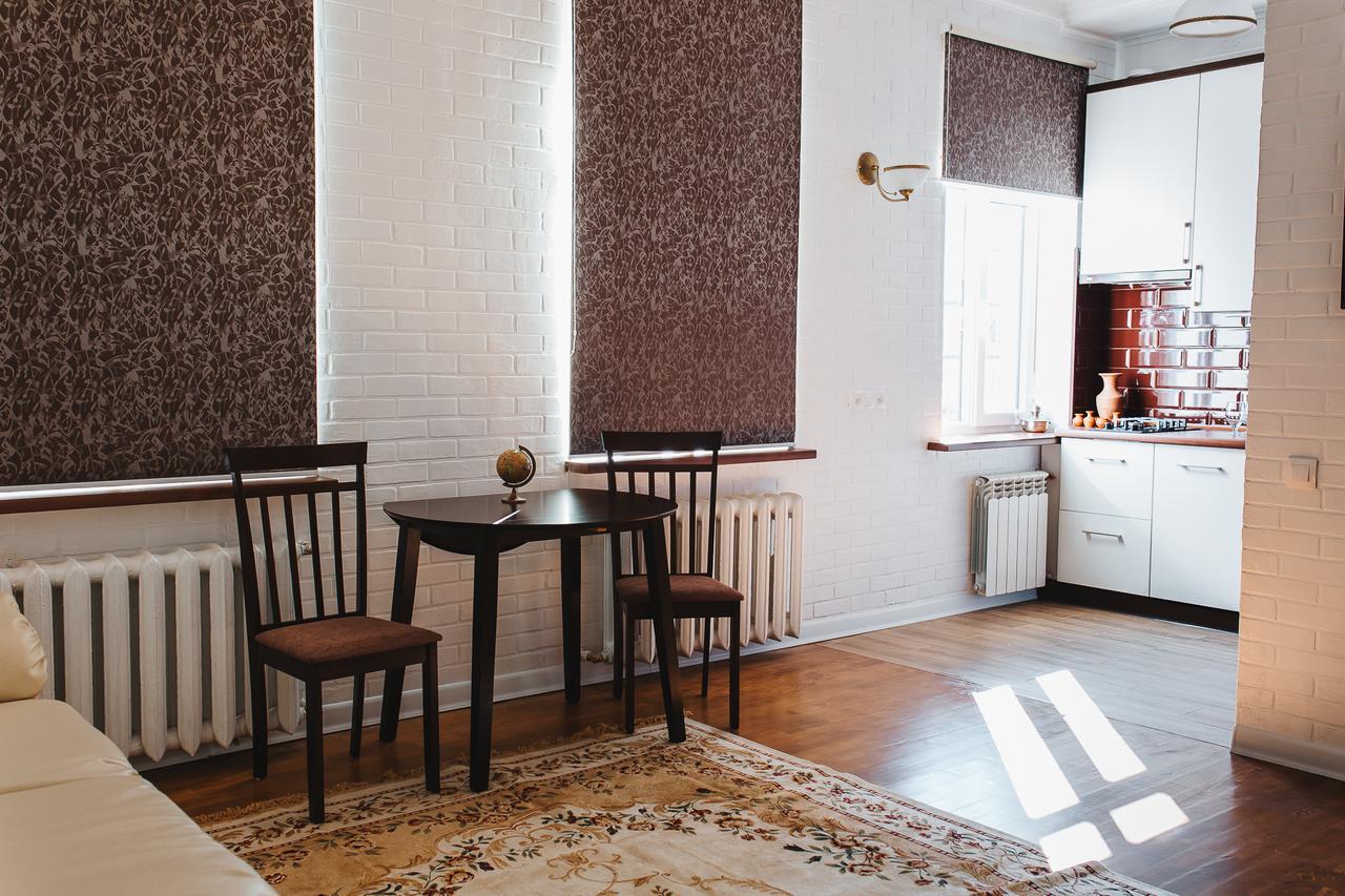 Vladimirskie Apartamenty In Center Of Брест Екстериор снимка