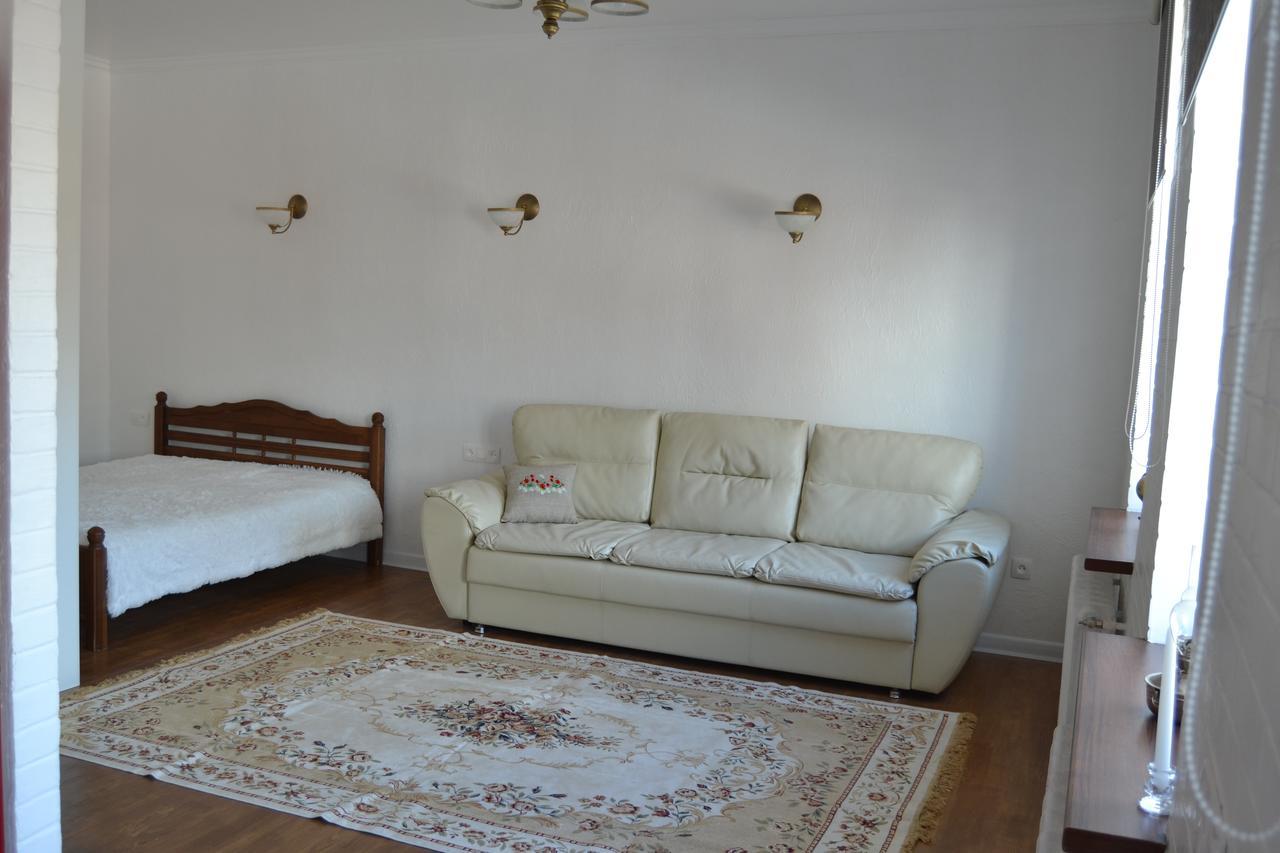Vladimirskie Apartamenty In Center Of Брест Екстериор снимка