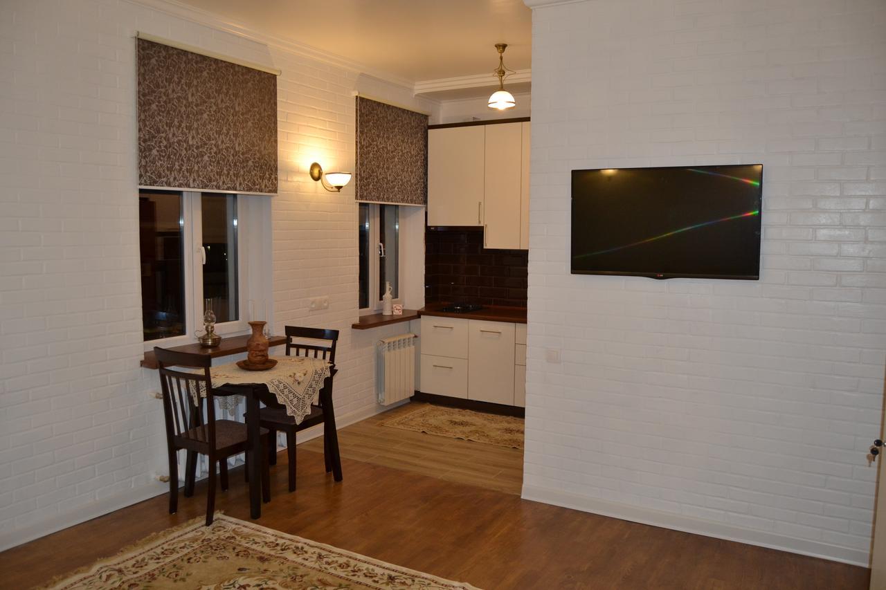 Vladimirskie Apartamenty In Center Of Брест Екстериор снимка