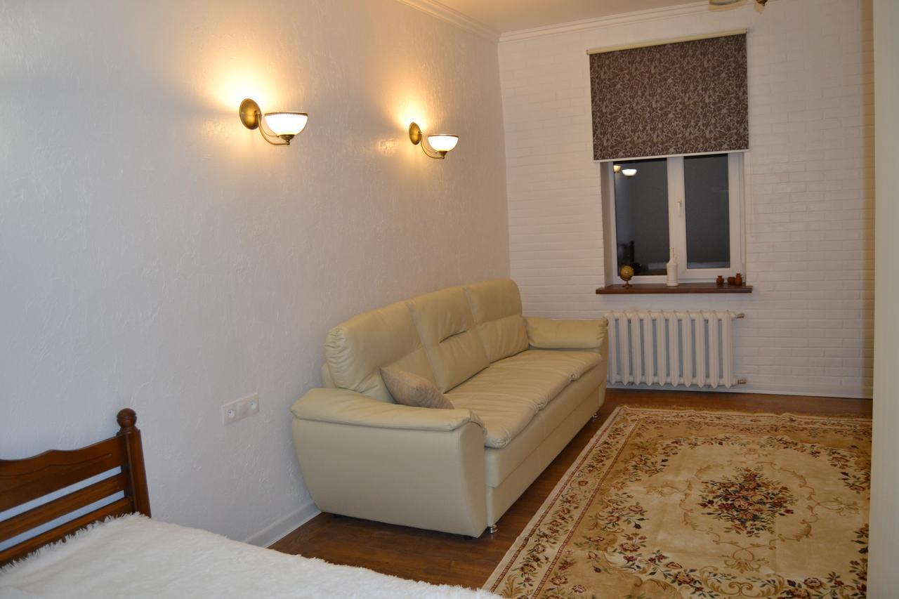 Vladimirskie Apartamenty In Center Of Брест Екстериор снимка
