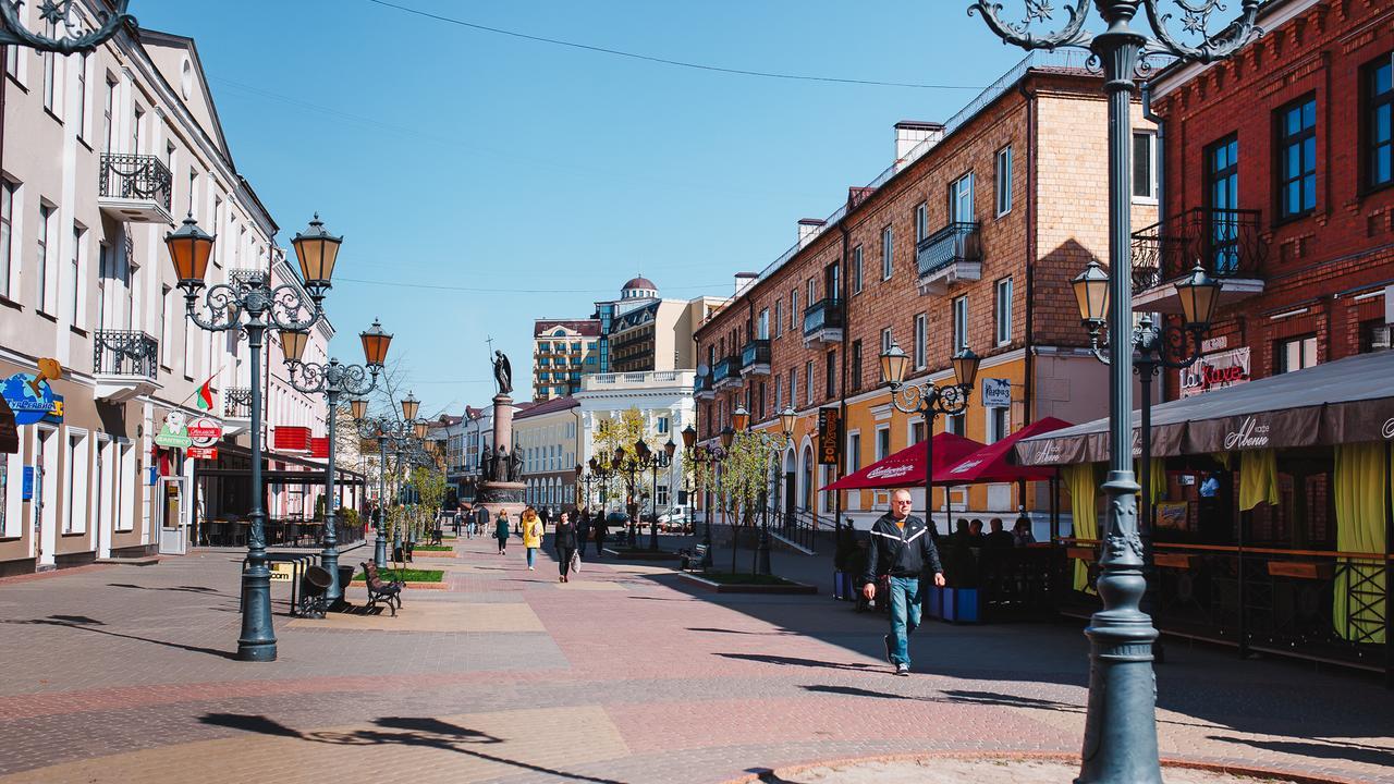 Vladimirskie Apartamenty In Center Of Брест Екстериор снимка